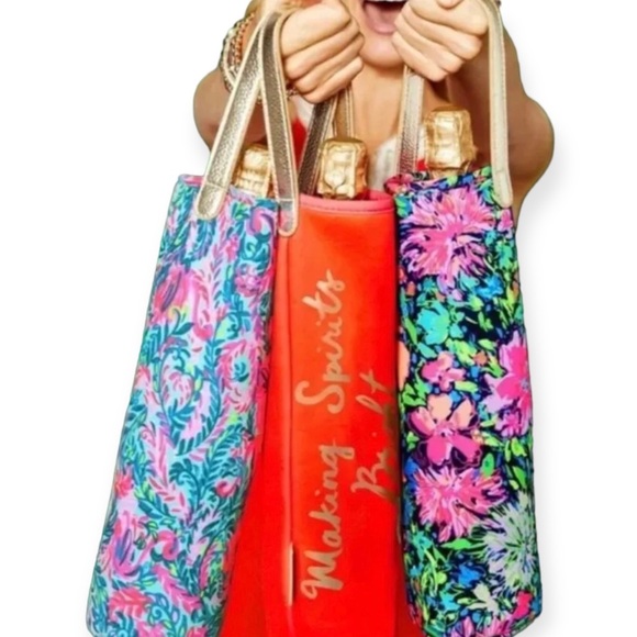 LILLY PULITZER Insulted Wine Bag Multi Festive Fantasy Gold Leather Handle NWT - Picture 2 of 8